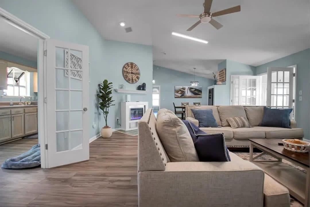 Surf City Serene Waterfront Vacation Home Exterior photo