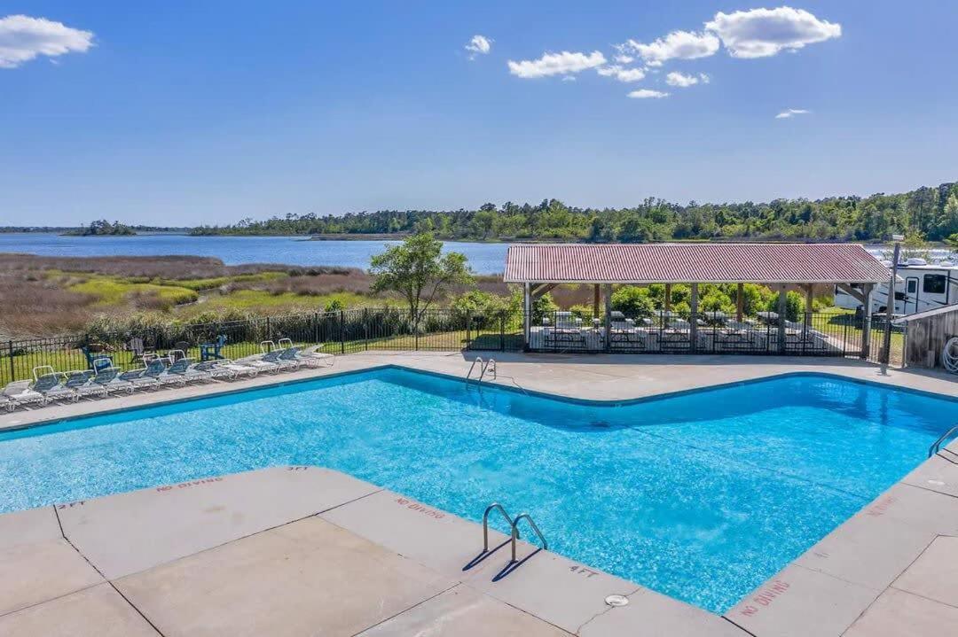 Surf City Serene Waterfront Vacation Home Exterior photo