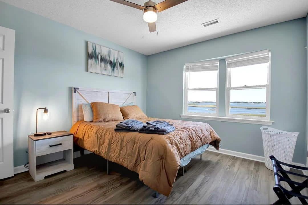 Surf City Serene Waterfront Vacation Home Exterior photo